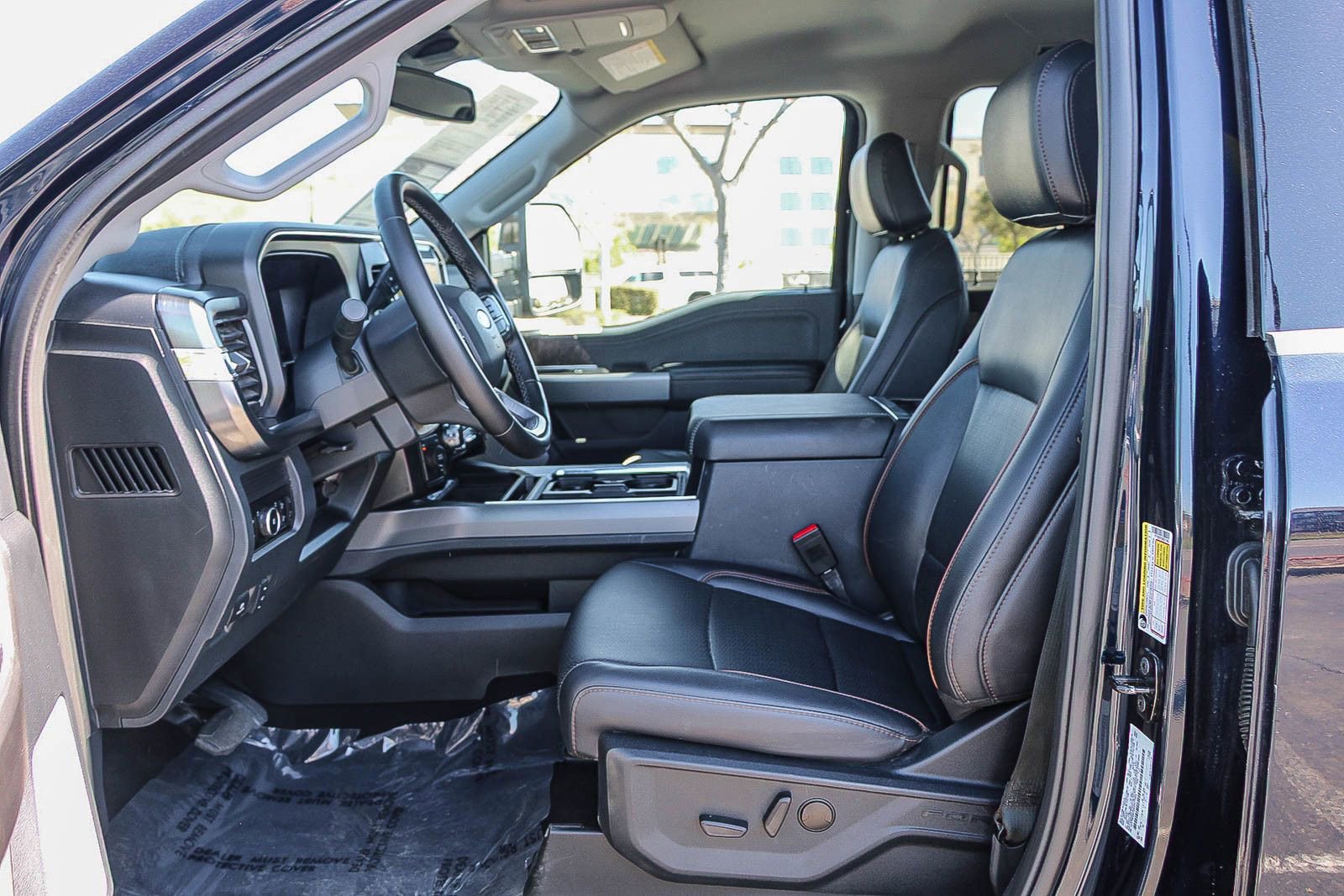Used 2025 Ford F250 Lariat AWD/4WD image 17