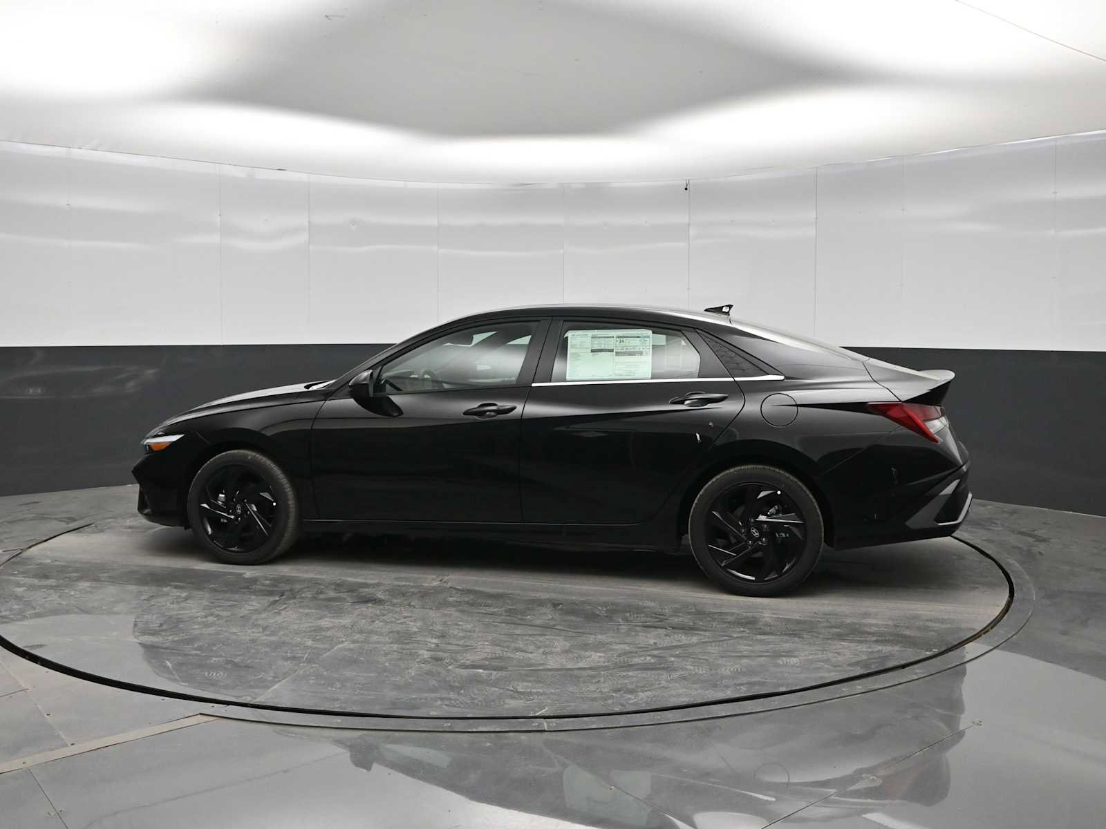 New 2026 Hyundai Elantra SEL Sport FWD image 5