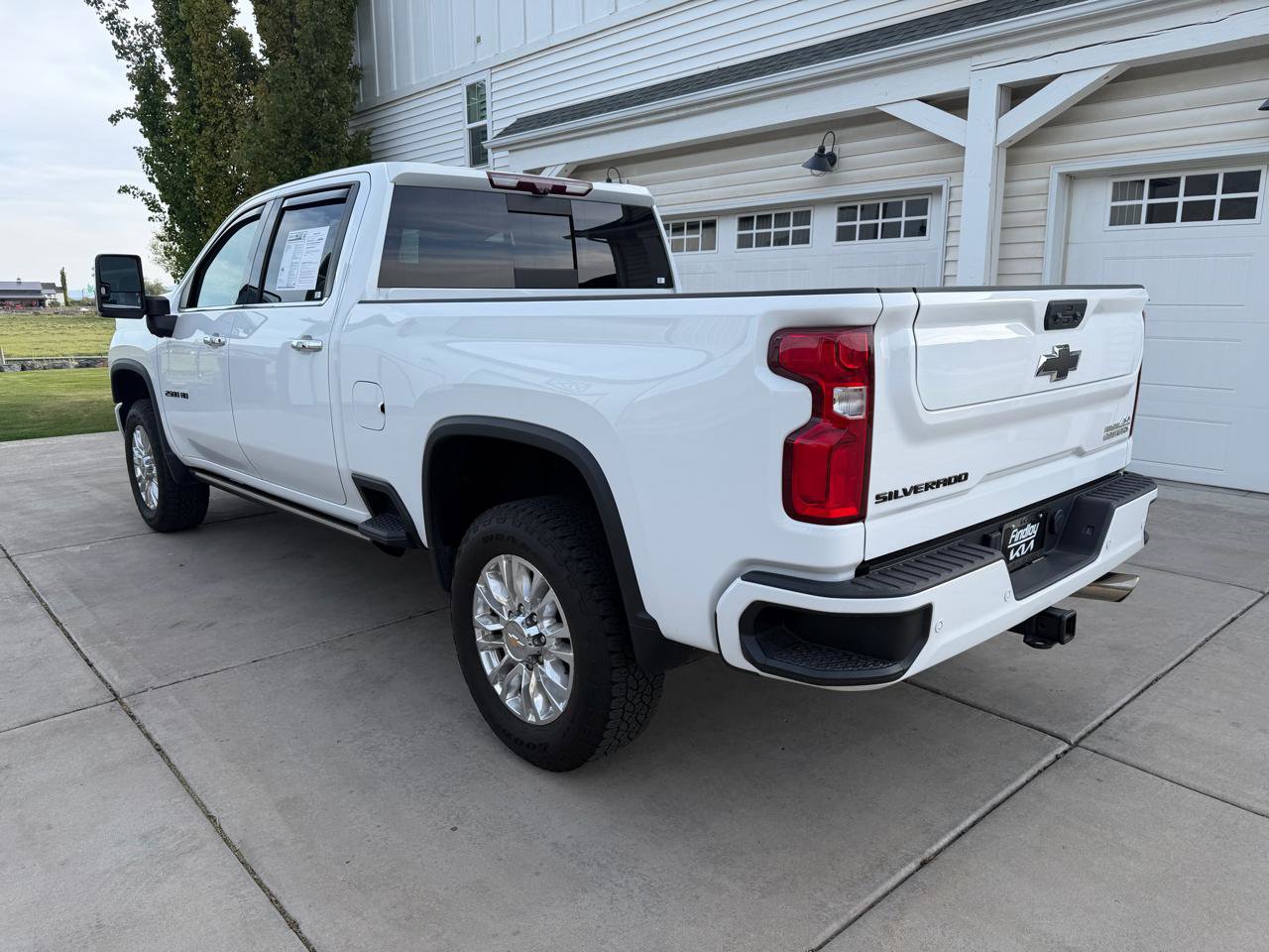 Used 2022 Chevrolet Silverado 2500 High Country w/ LPO, Dark Essentials Package AWD/4WD image 3