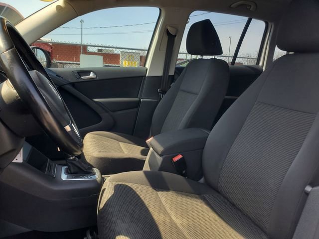 Used 2014 Volkswagen Tiguan S image 14