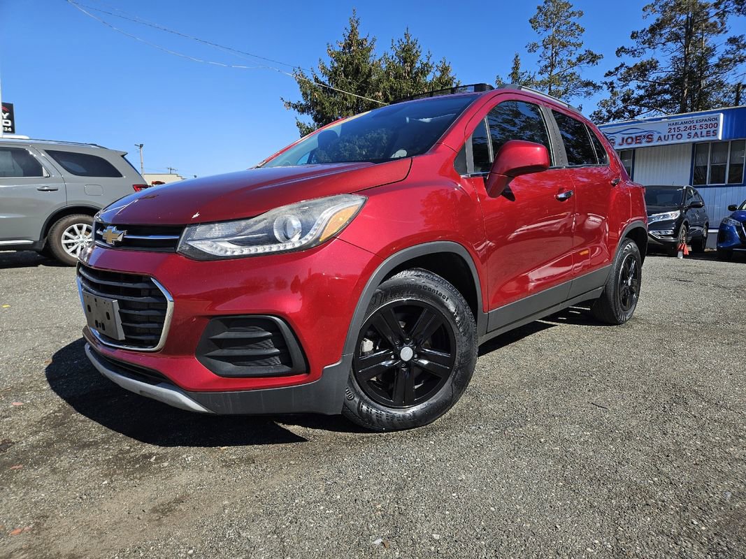 Used 2018 Chevrolet Trax LT w/ Sun & Sound Package image 1