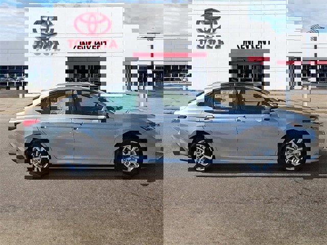 New 2026 Toyota Camry LE image 2