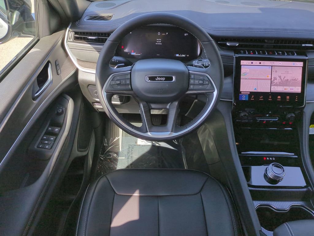 New 2025 Jeep Grand Cherokee Limited w/ Black Appearance Package RWD image 17
