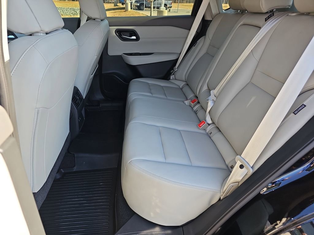 Used 2024 Nissan Rogue SL image 15