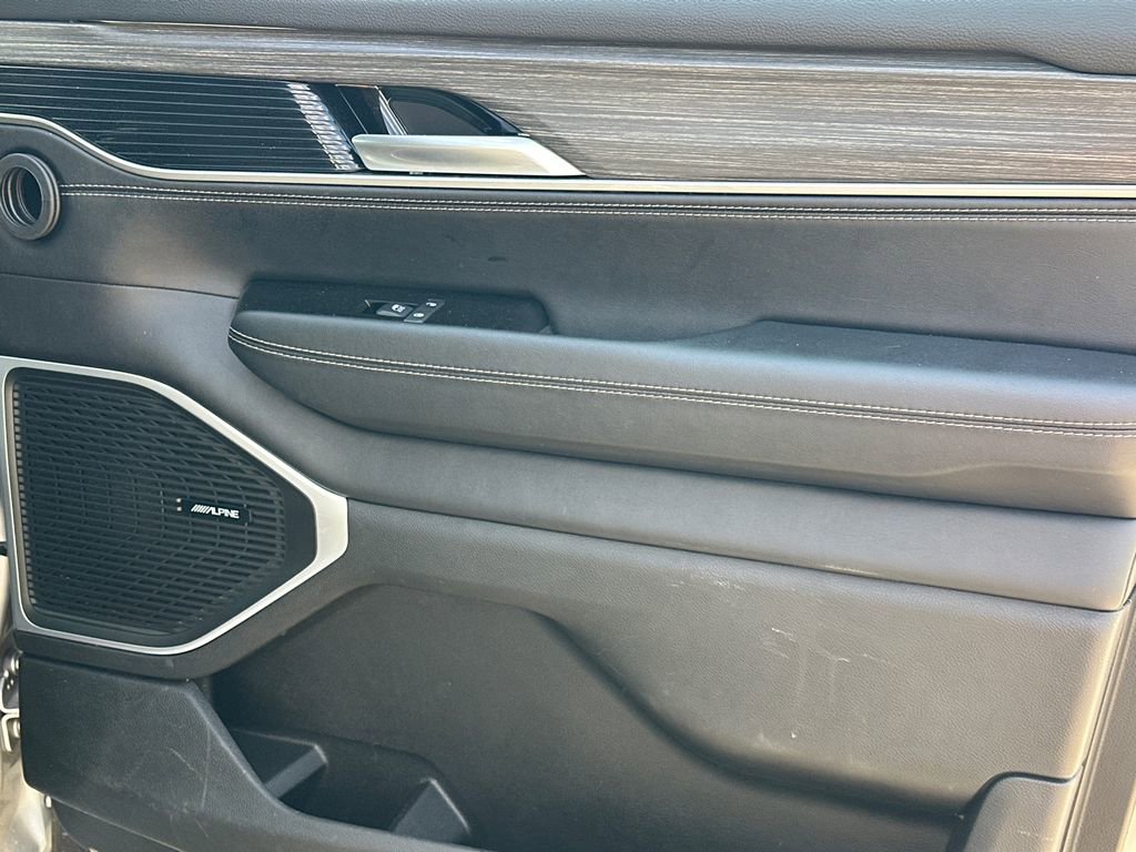 Used 2024 Jeep Wagoneer Series II w/ Flexible Seating Group RWD image 14