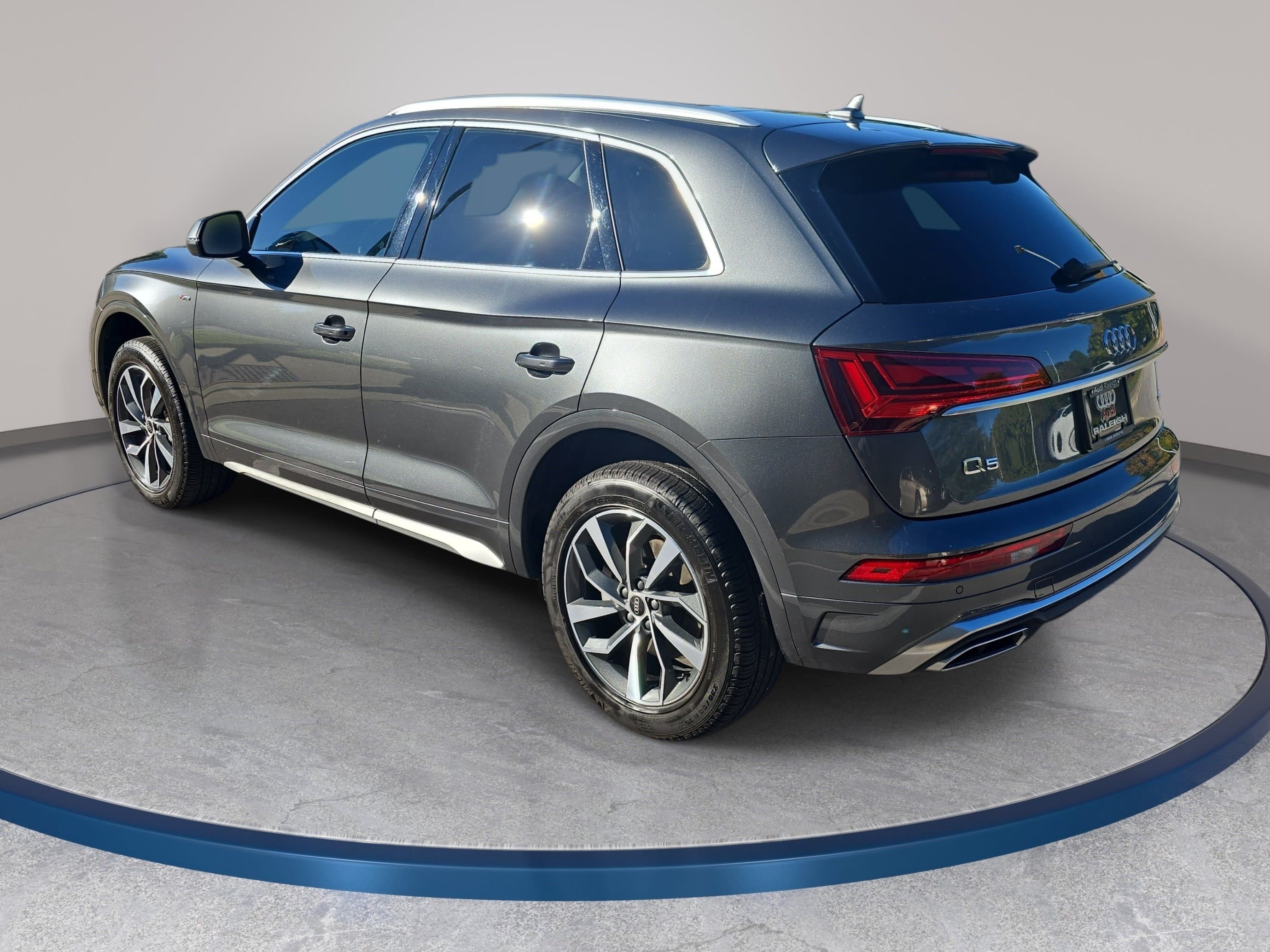 Used 2024 Audi Q5 2.0T Premium Plus w/ Premium Plus Package AWD/4WD image 7