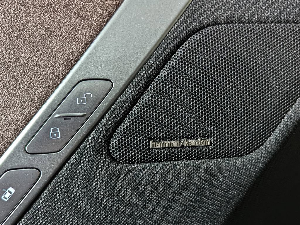 Used 2025 BMW iX xDrive50 w/ Premium Package image 15