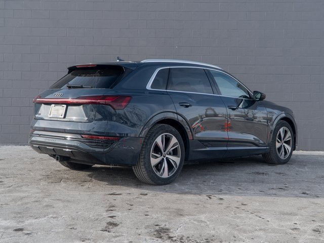 Used 2024 Audi Q8 e-tron Premium Plus w/ Premium Plus Package image 7