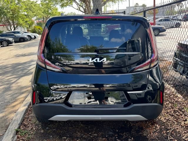 Certified 2023 Kia Soul LX FWD image 4