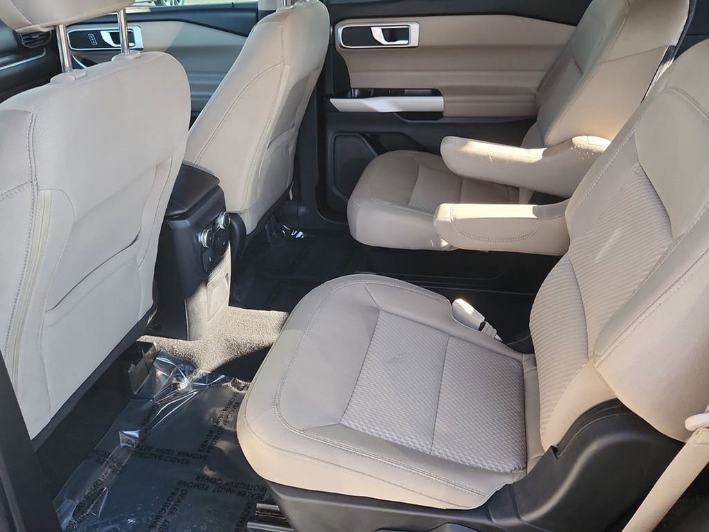 Used 2022 Ford Explorer XLT image 11