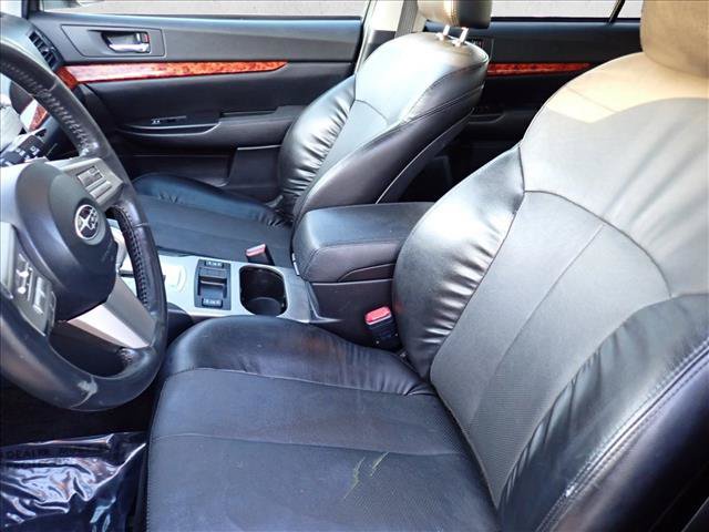 Used 2011 Subaru Outback 2.5i Limited w/ PWR Moonroof Pkg AWD/4WD image 11