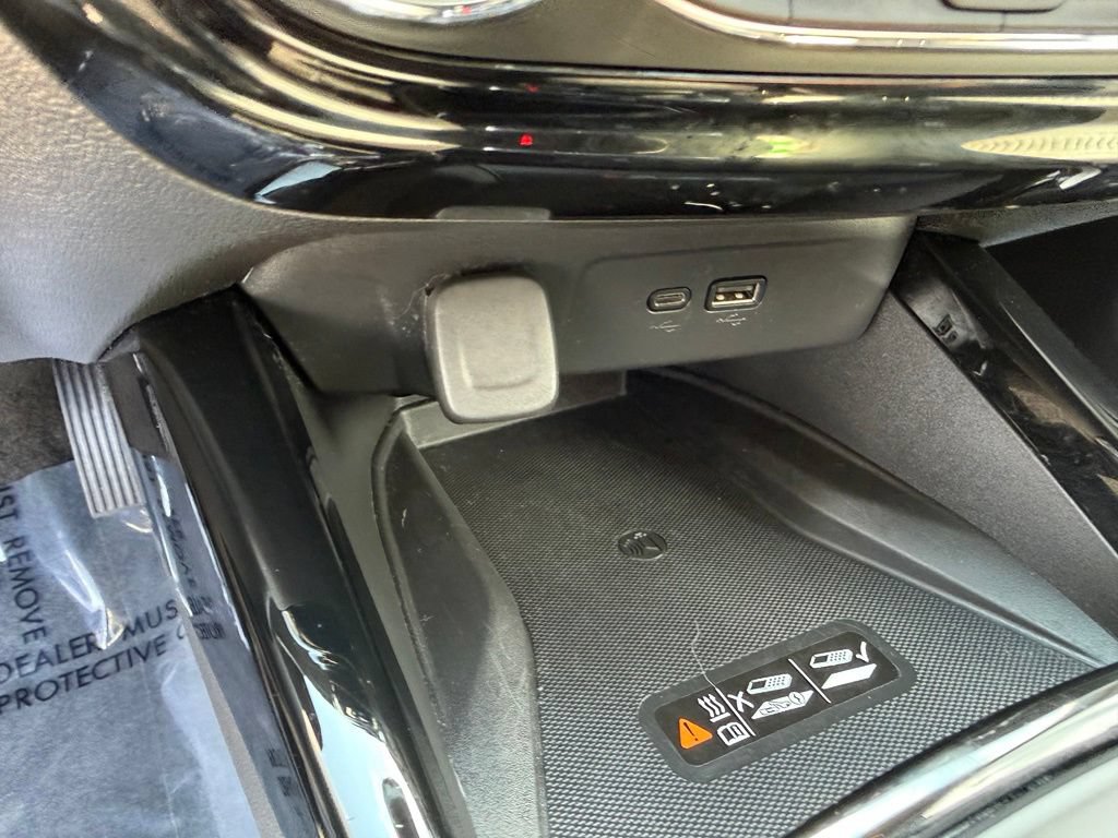 Used 2026 Chevrolet Trax LT w/ Sunroof Package FWD image 31