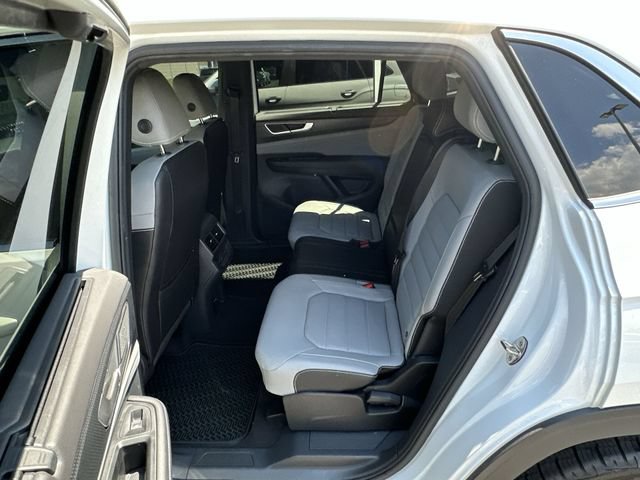 Used 2024 Volkswagen Atlas Cross Sport SEL R-Line AWD/4WD image 23
