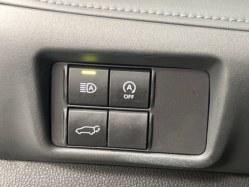Used 2025 Toyota Highlander XLE FWD image 59