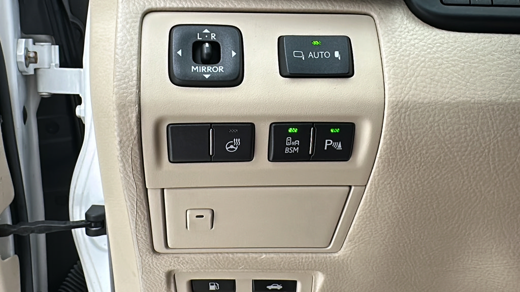 Used 2014 Lexus LS 460 AWD w/ Comfort Package image 19
