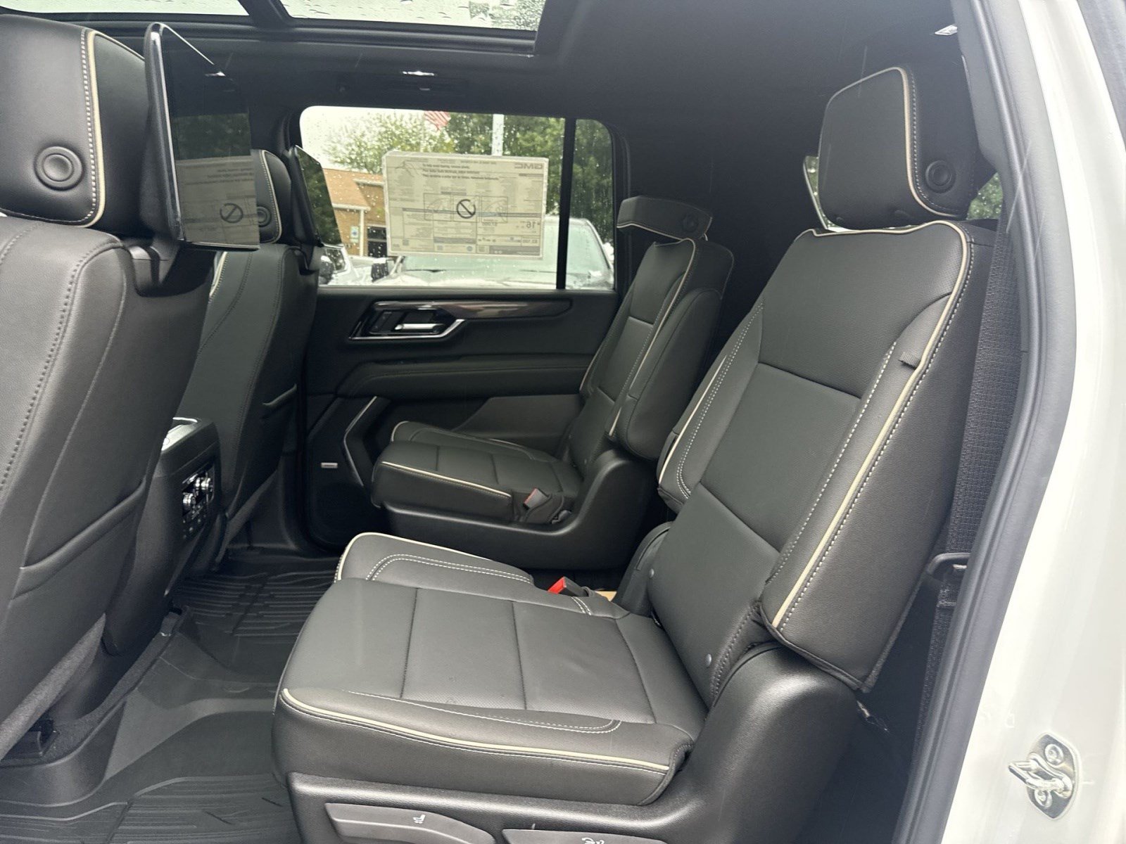 New 2026 GMC Yukon XL Elevation w/ Elevation Premium Package AWD/4WD image 20