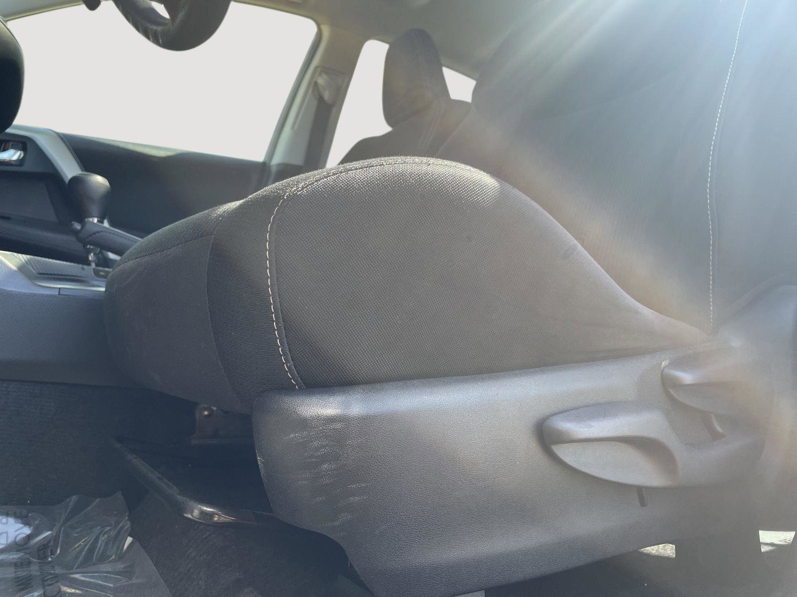 Used 2015 Toyota RAV4 XLE AWD/4WD image 21