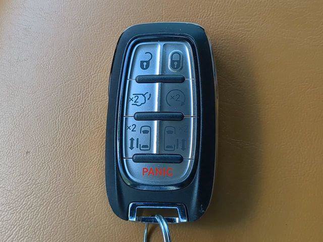 Certified 2022 Chrysler Pacifica Pinnacle FWD image 37