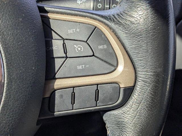 Used 2017 Jeep Renegade Latitude w/ Popular Equipment Group image 5