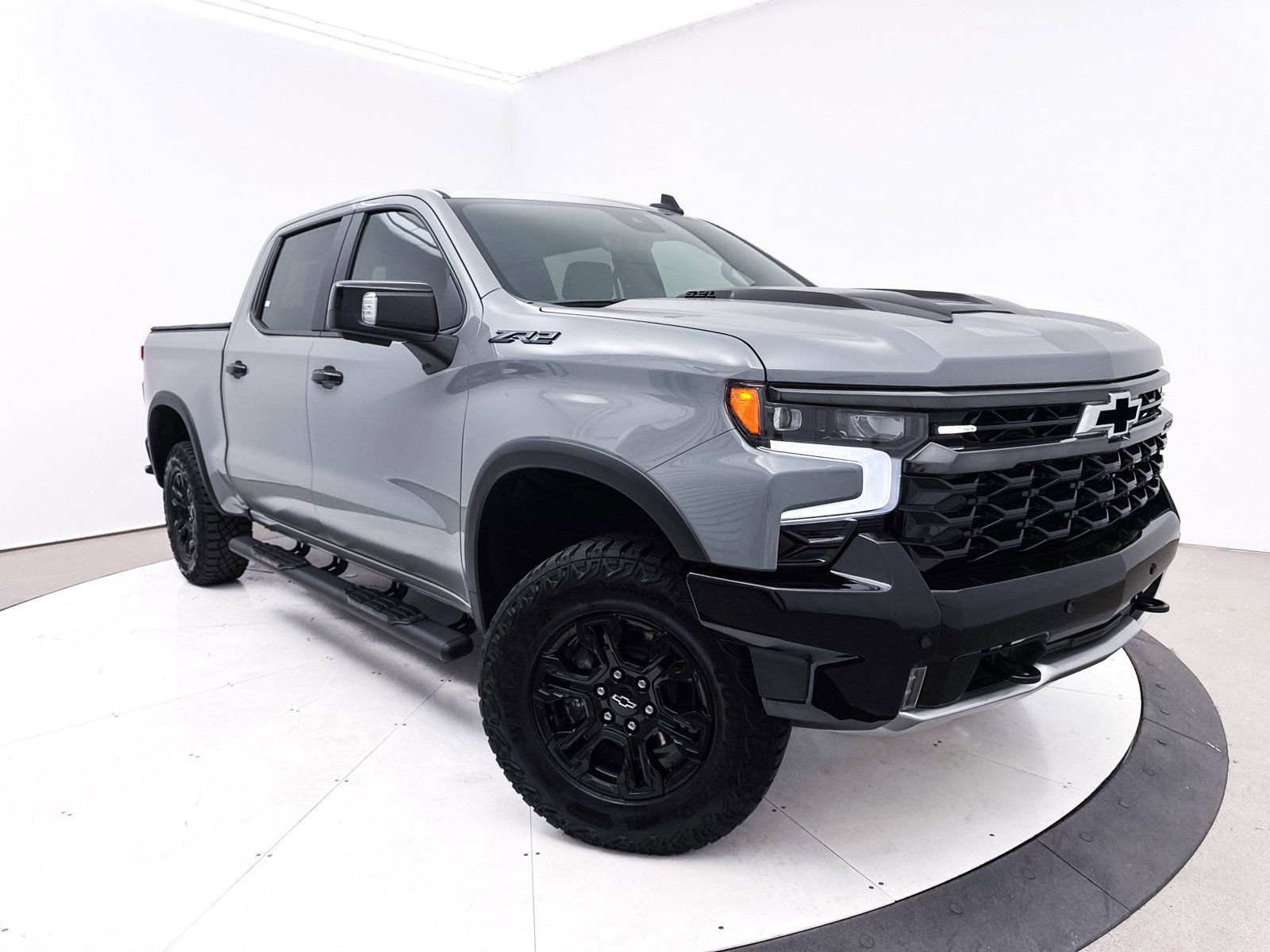 Used 2025 Chevrolet Silverado 1500 ZR2 w/ Technology Package image 14