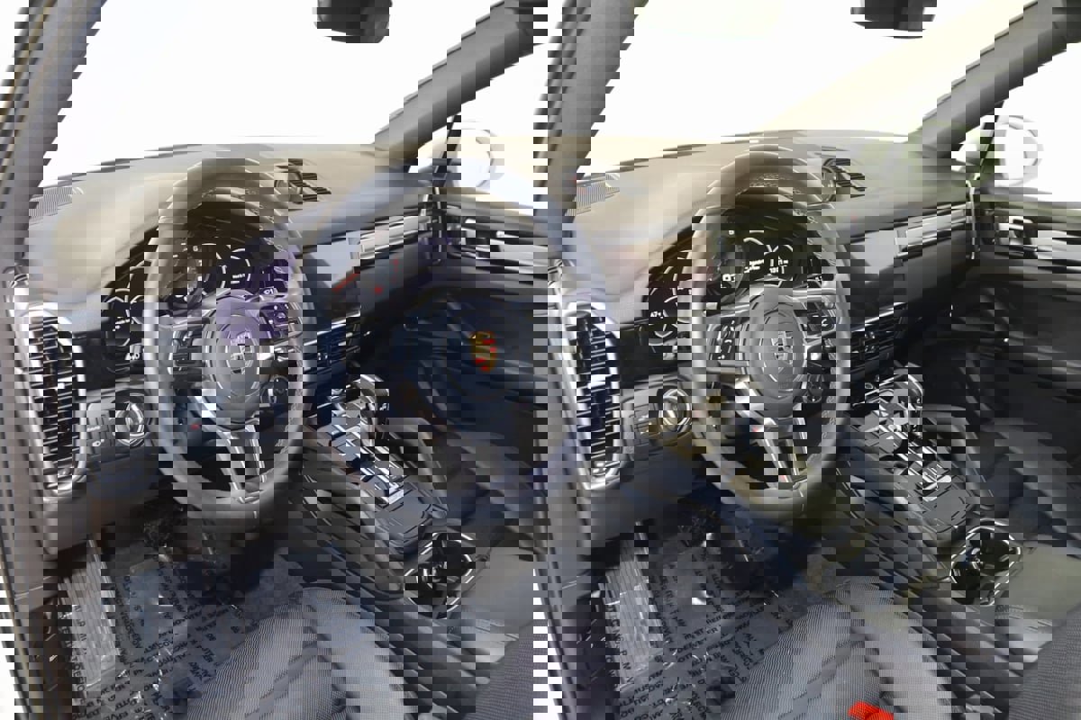 Used 2023 Porsche Cayenne image 44