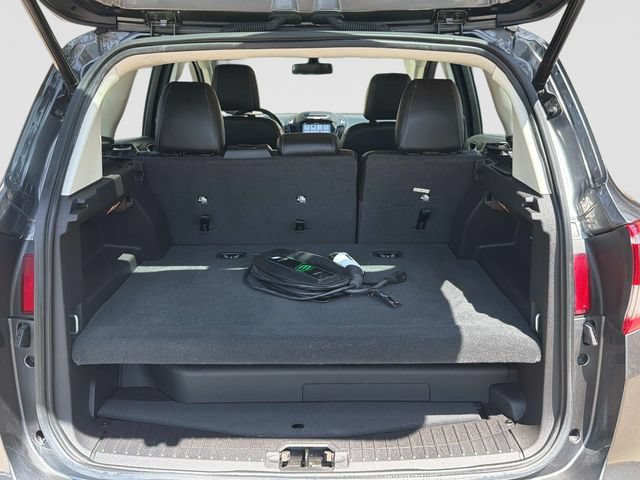 Used 2017 Ford C-MAX Energi Titanium w/ Equipment Group 501A FWD image 12