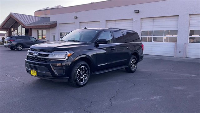 Used 2023 Ford Expedition Max XLT image 5