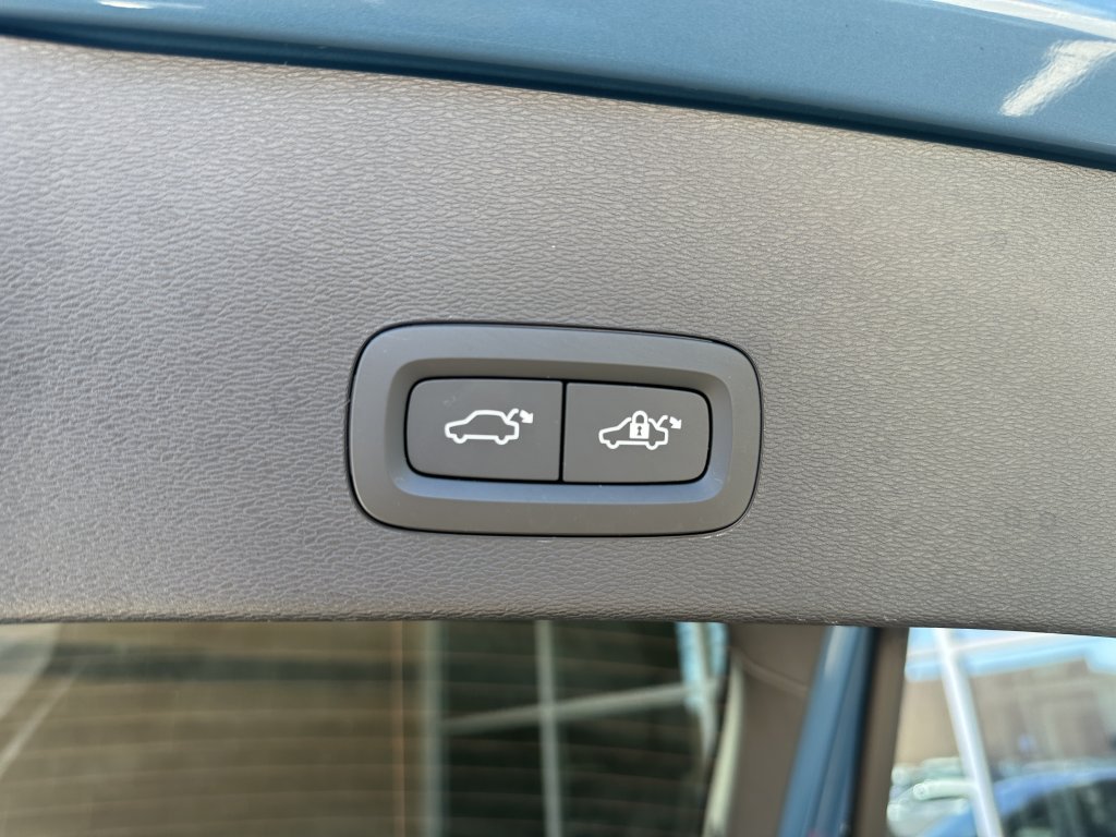 Used 2023 Volvo C40 P8 Recharge Ultimate AWD/4WD image 35