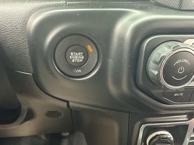 Used 2019 Jeep Wrangler Unlimited Sahara AWD/4WD image 27