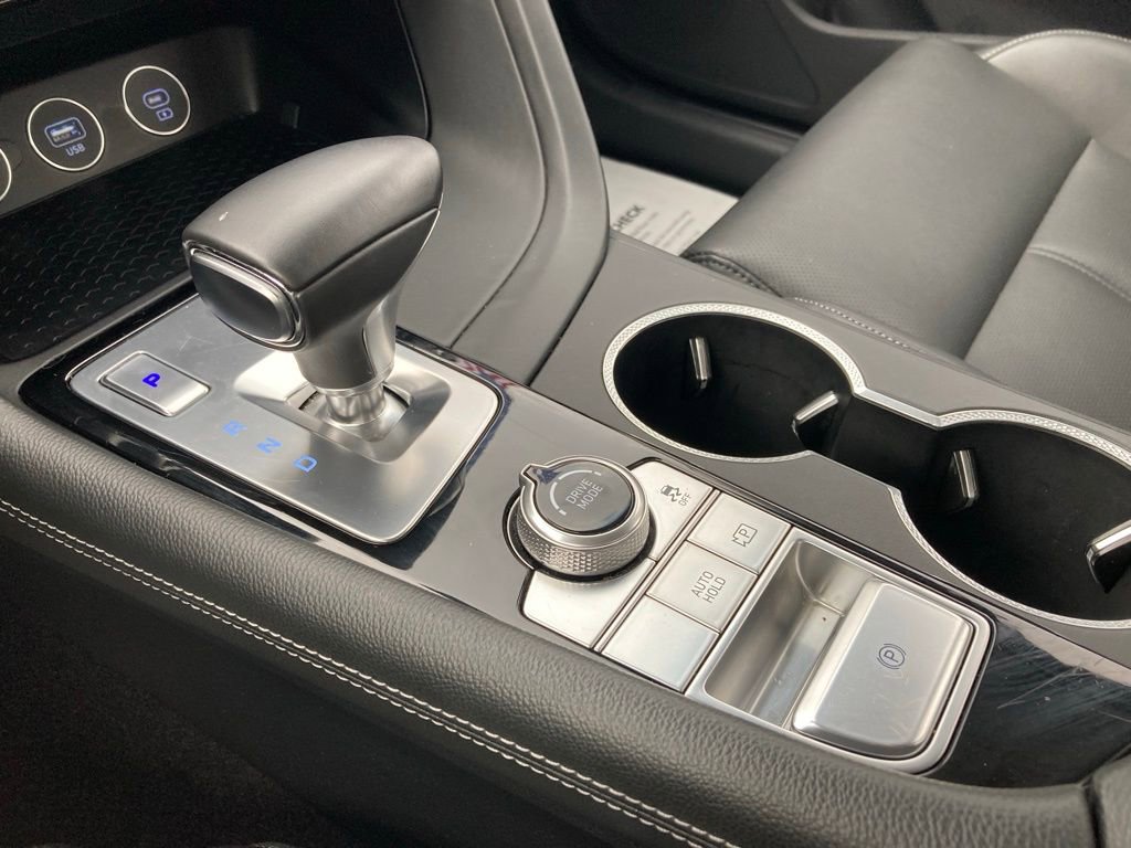 Used 2025 Genesis G70 2.5T image 27
