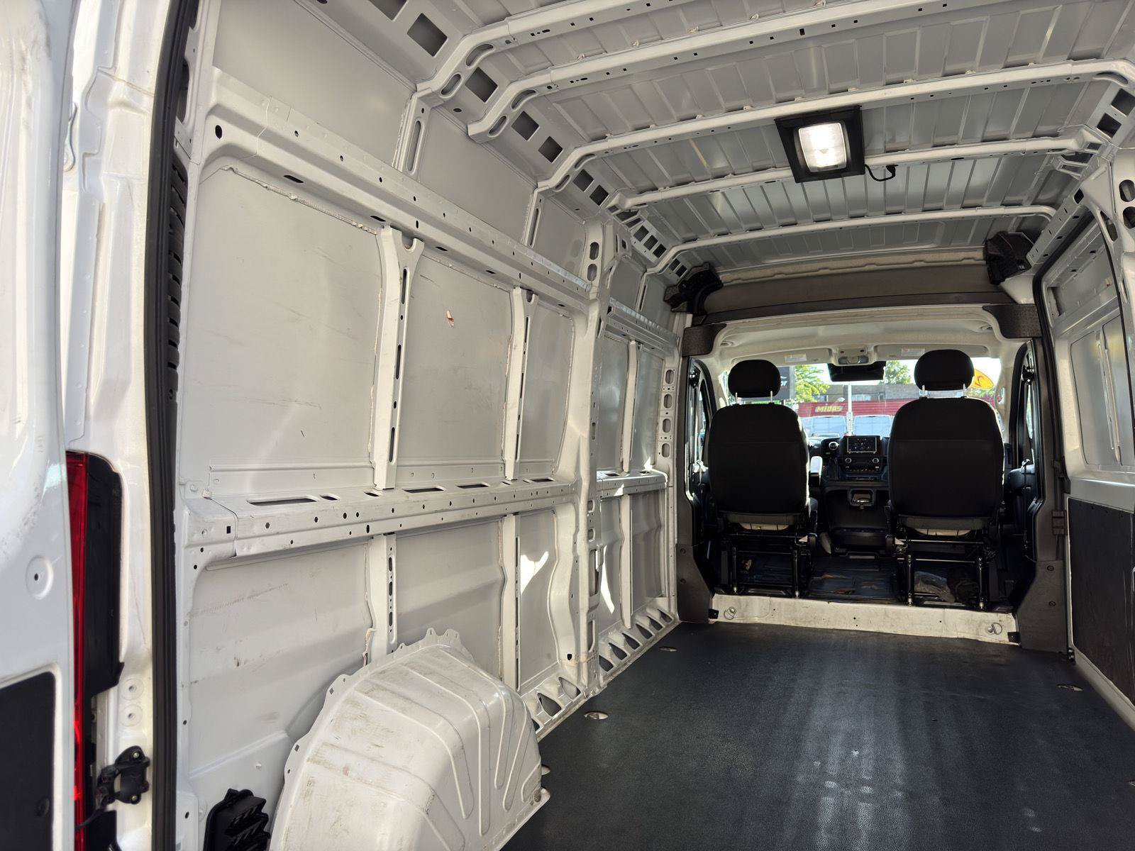 Used 2025 RAM ProMaster 2500 w/ Convenience Group FWD image 7
