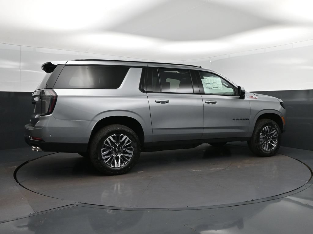 New 2026 Chevrolet Suburban Z71 w/ Comfort Package AWD/4WD image 8