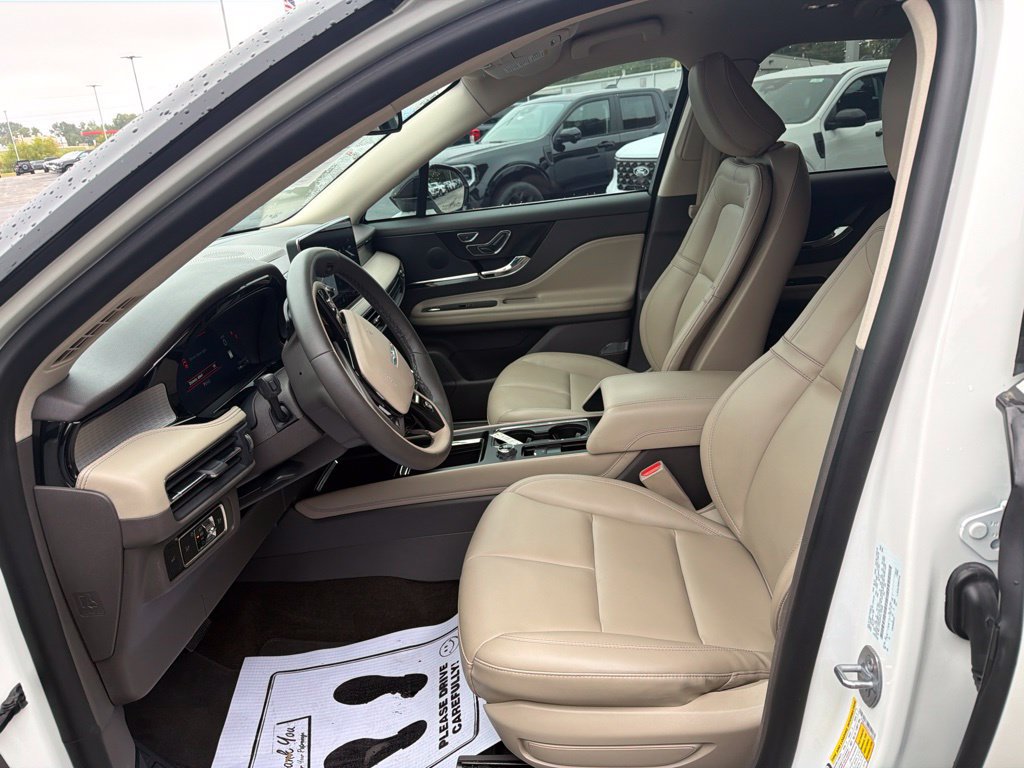 Used 2023 Lincoln Corsair AWD image 20