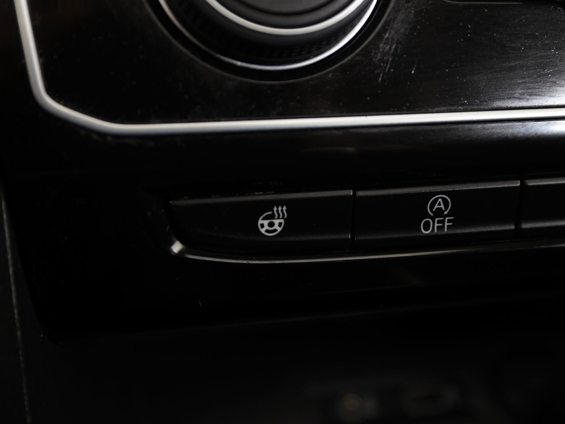 Used 2019 Volkswagen Atlas SEL FWD image 23