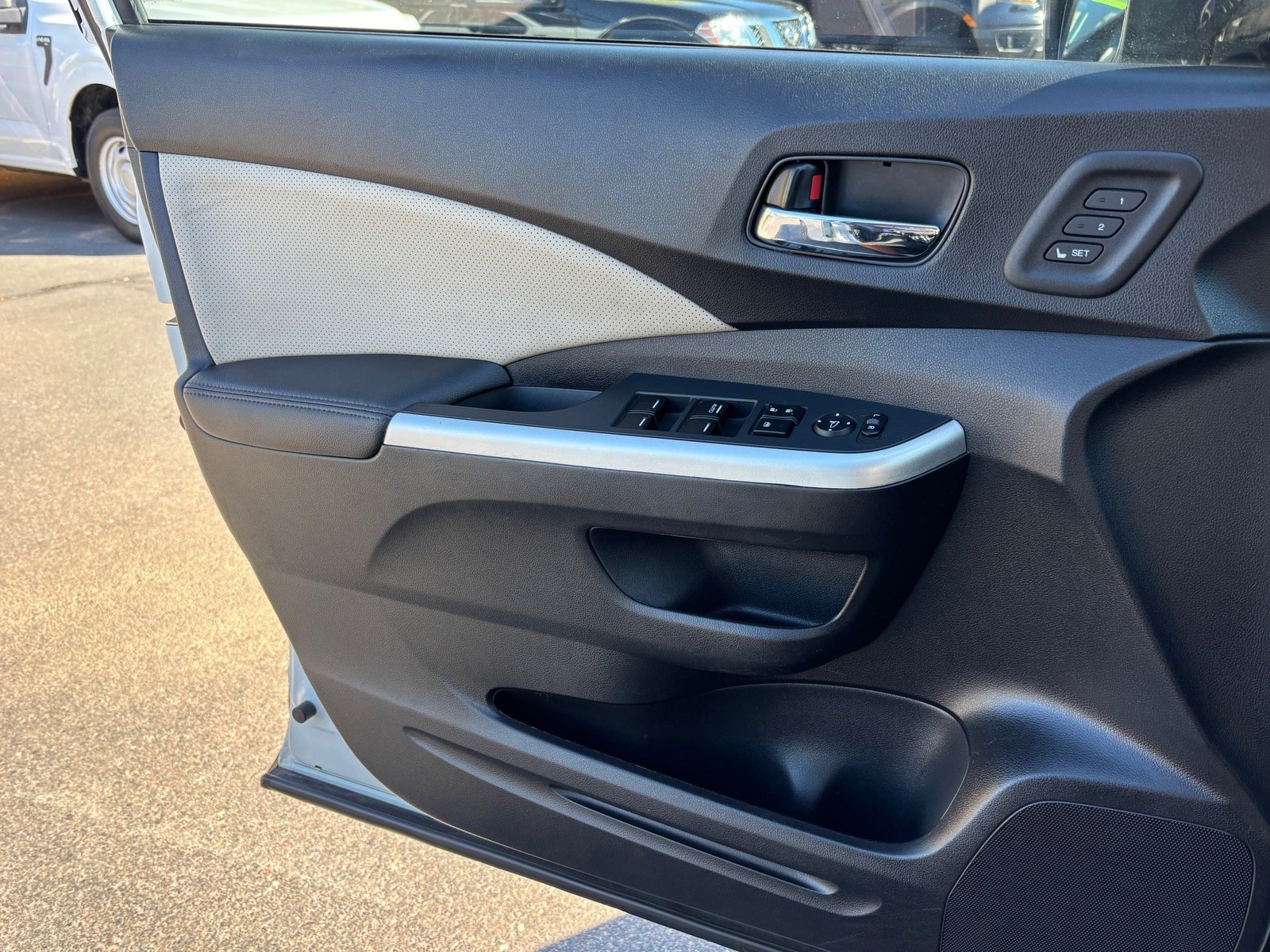Used 2015 Honda CR-V Touring image 11