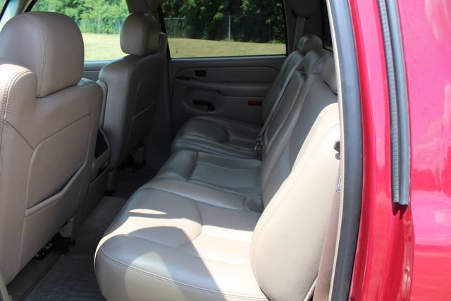 Used 2004 Chevrolet Silverado 2500 LT AWD/4WD image 24