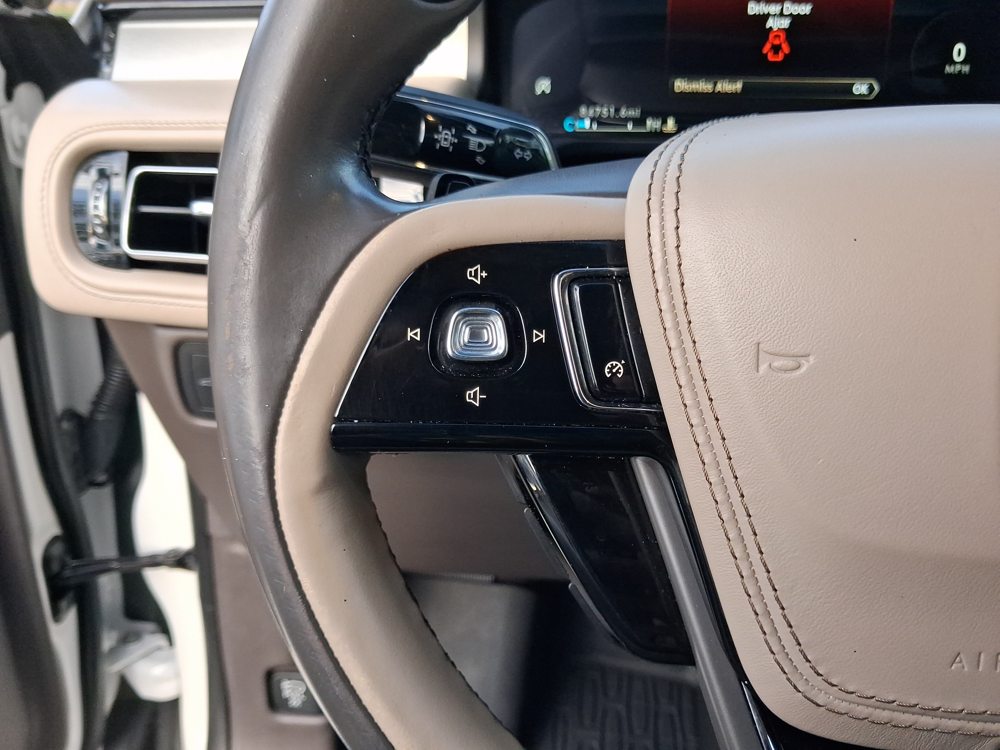 Used 2020 Lincoln Aviator 2WD image 17