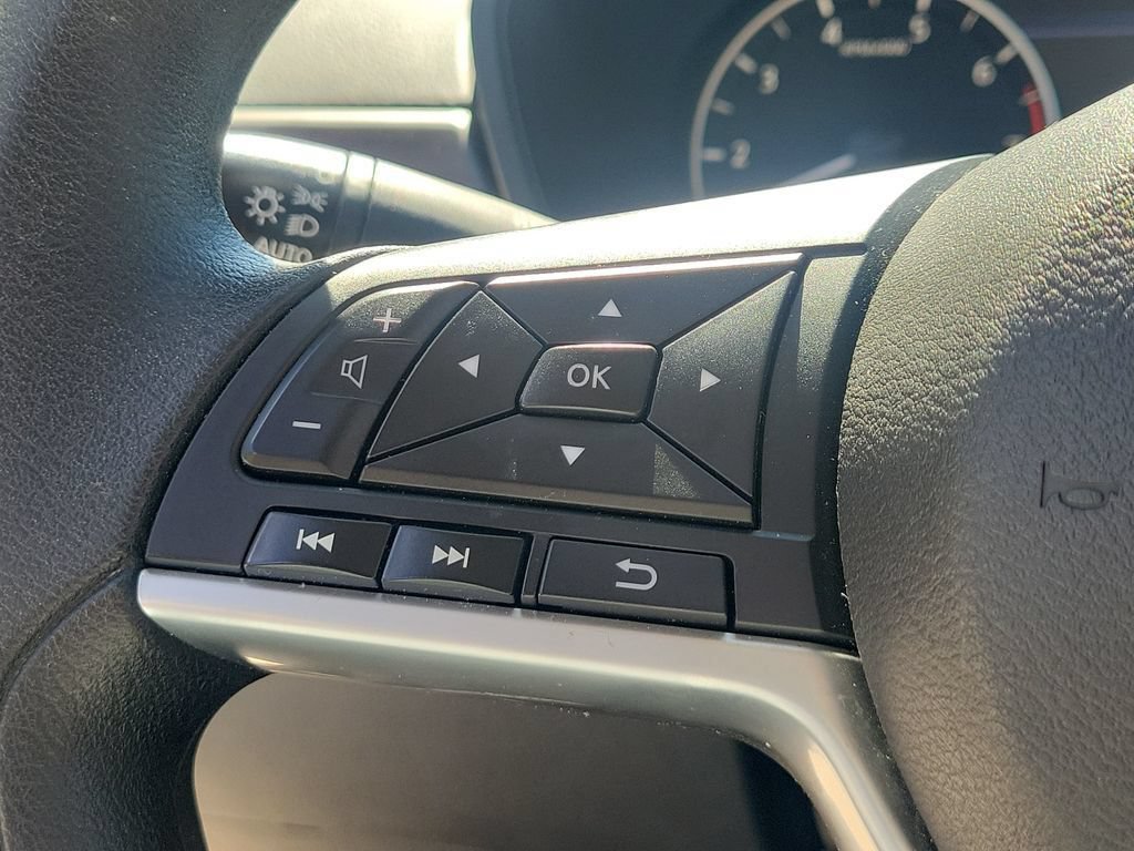Used 2025 Nissan Altima 2.5 SV FWD image 22