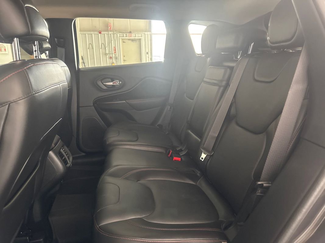 Used 2016 Jeep Cherokee Trailhawk w/ Leather Interior Group image 16
