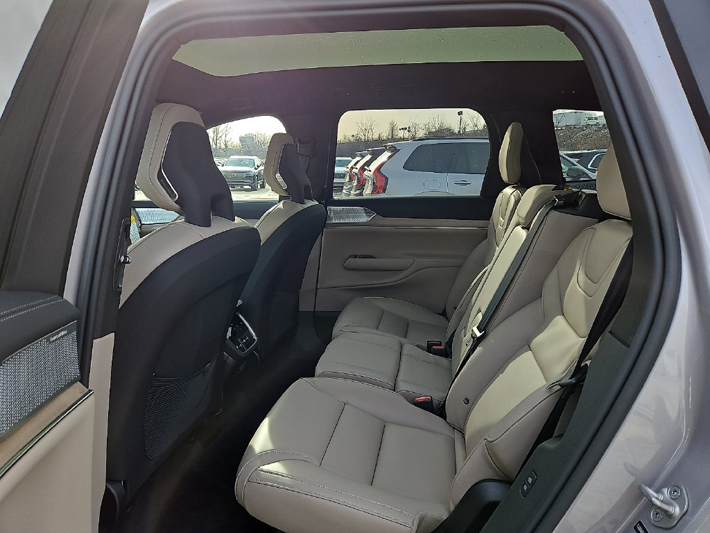 New 2026 Volvo EX90 Ultra AWD/4WD image 8