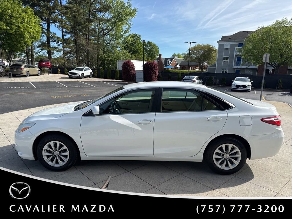 Used 2016 Toyota Camry LE image 4
