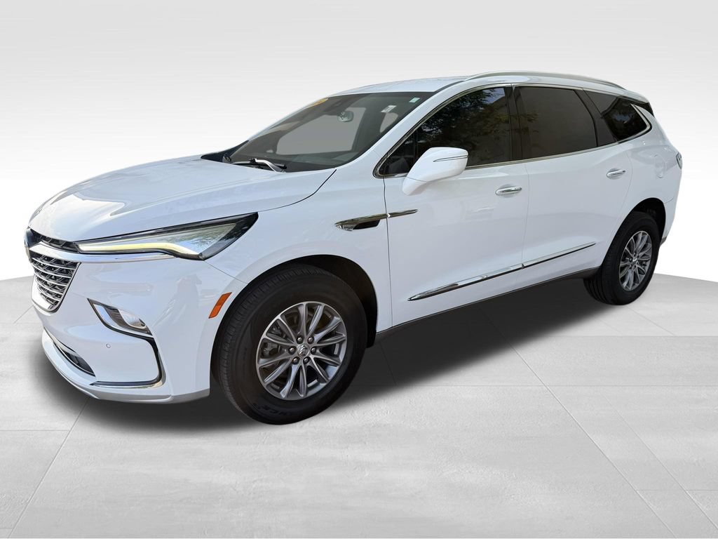 Used 2024 Buick Enclave Essence FWD image 3