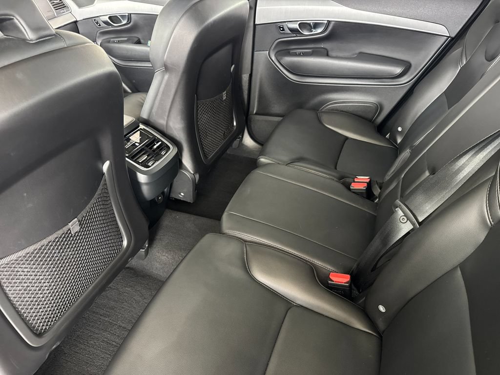 Certified 2025 Volvo XC90 B5 Core w/ Protection Package Premier AWD/4WD image 11