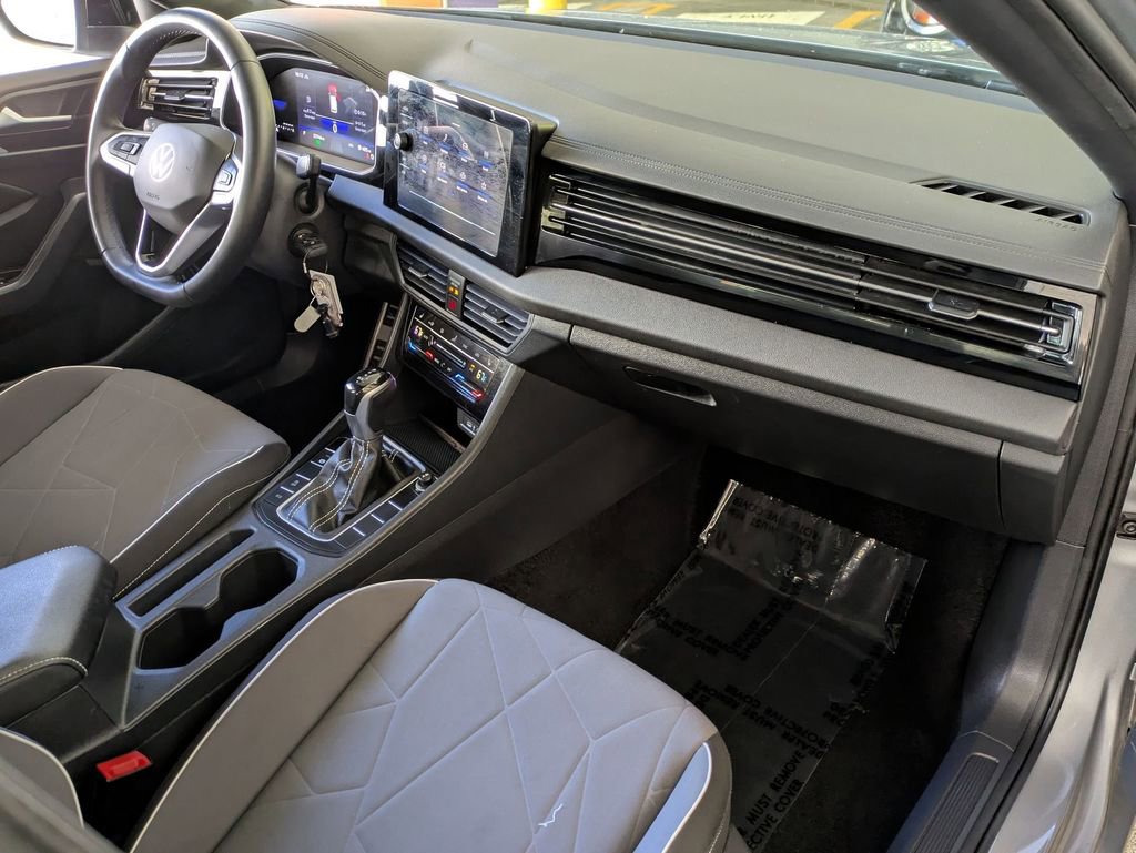 Used 2025 Volkswagen Jetta Sport image 29