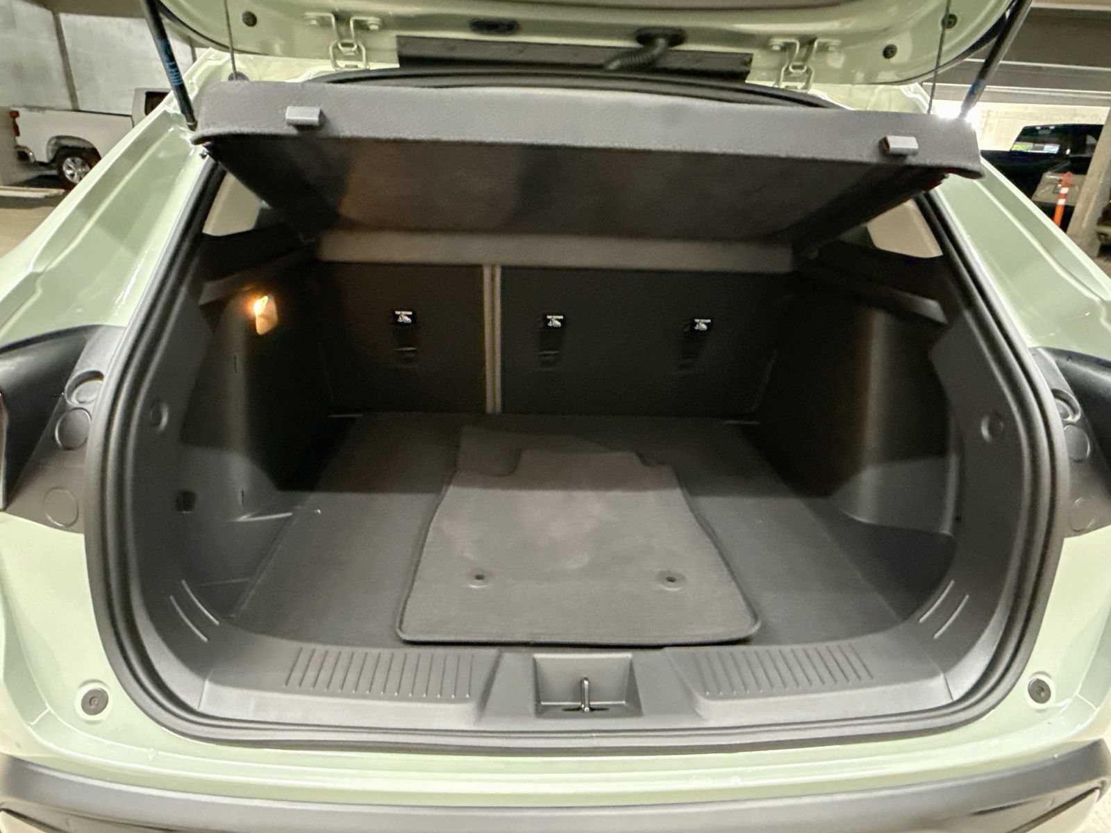 New 2026 Chevrolet Trax ACTIV w/ Sunroof Package FWD image 29