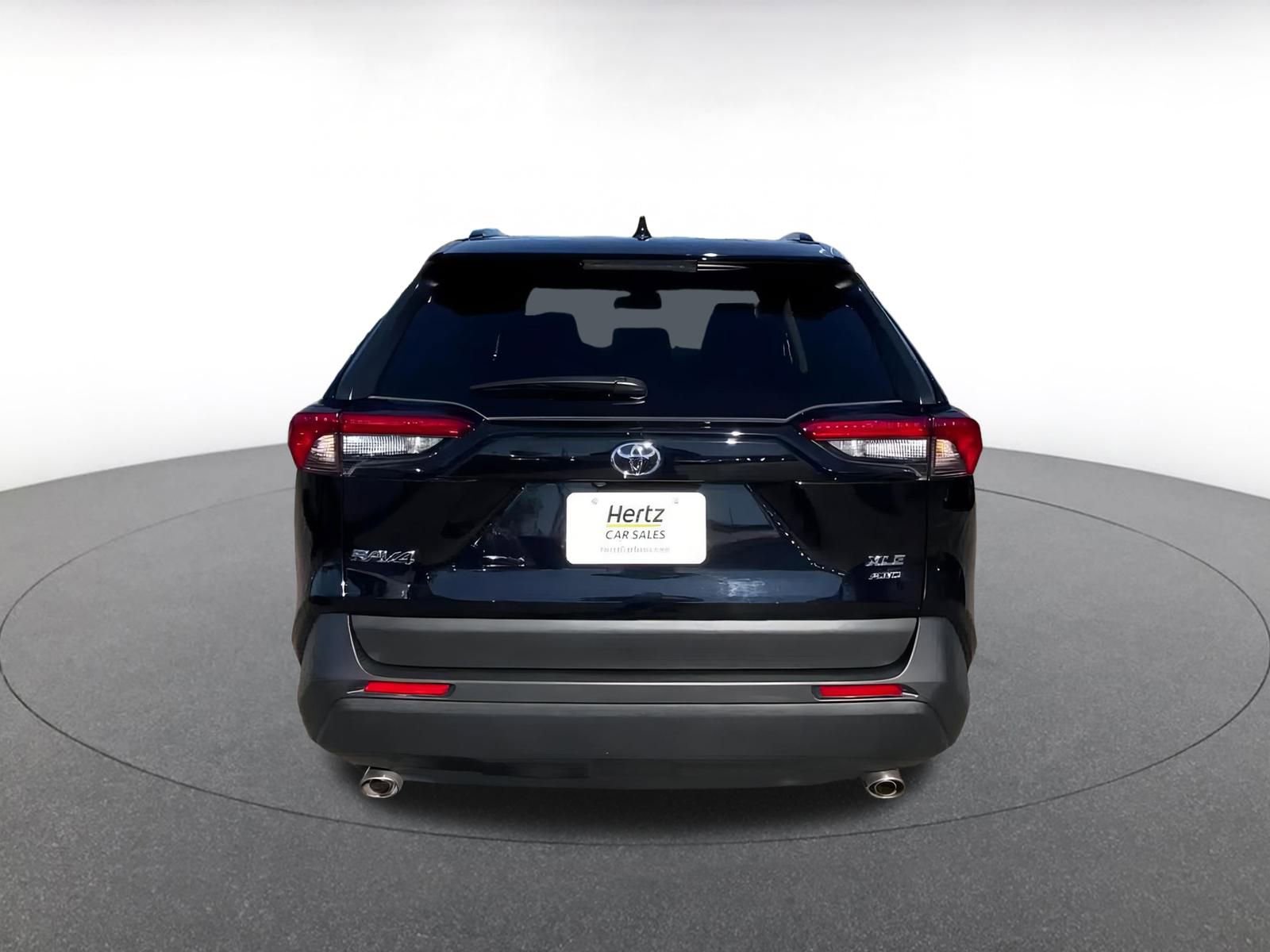 Used 2025 Toyota RAV4 XLE image 12