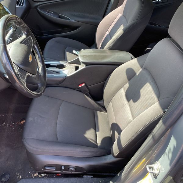 Used 2018 Chevrolet Malibu LT image 23