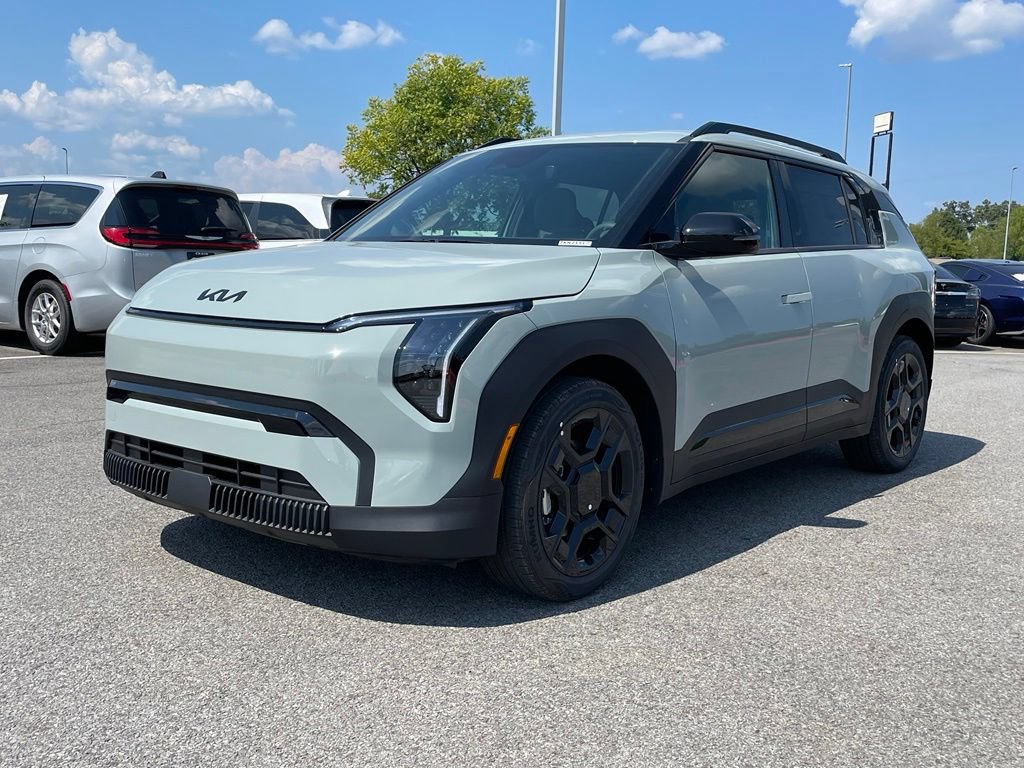 New 2027 Kia EV3 Wind w/ Wind Fwd Nightfall Package image 3