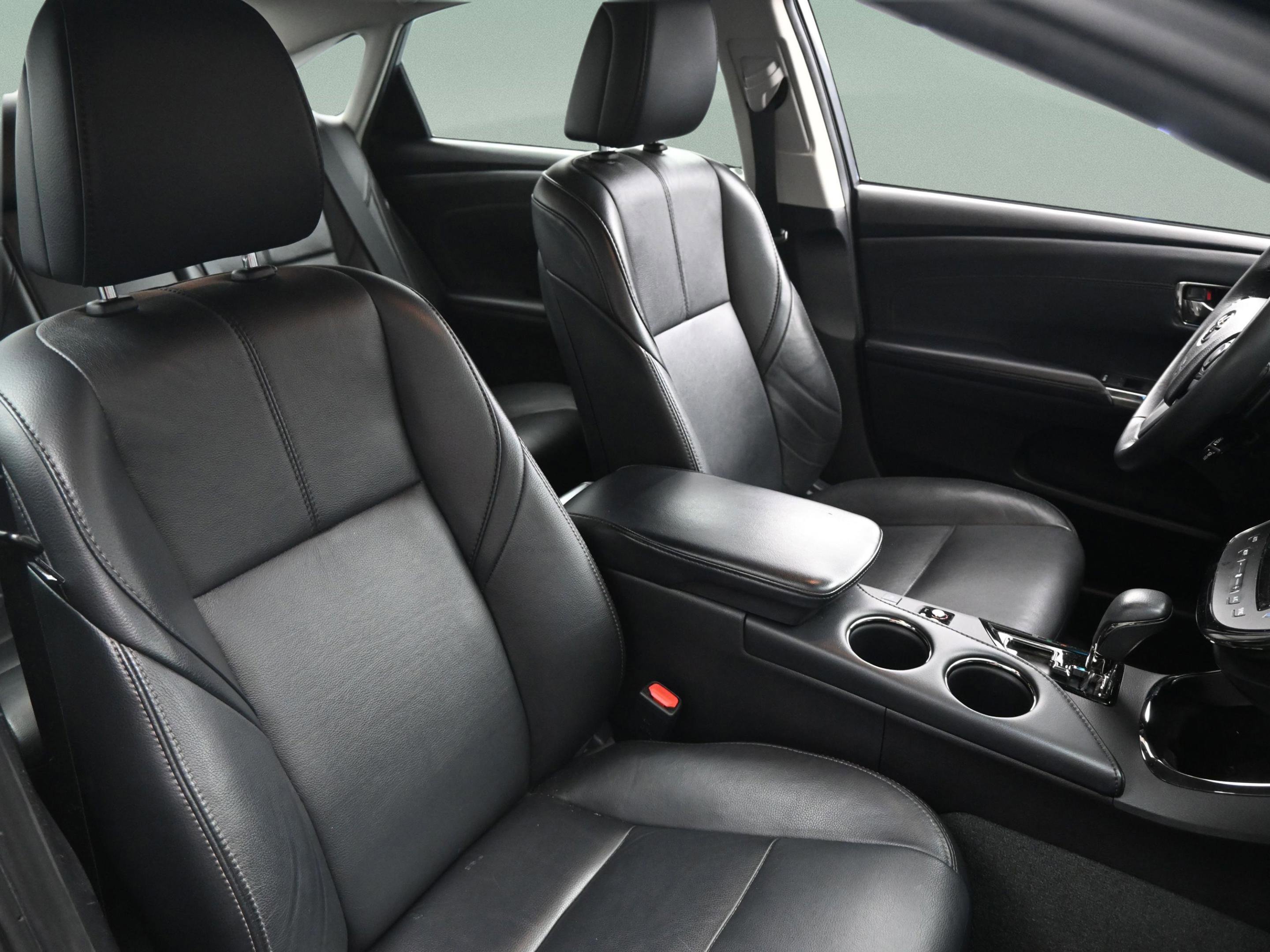 Used 2016 Toyota Avalon XLE image 36