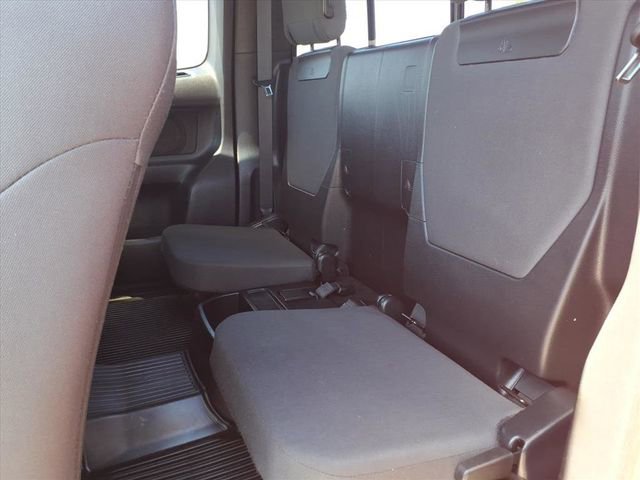 Used 2017 Toyota Tacoma TRD Off-Road w/ Tow Package AWD/4WD image 13